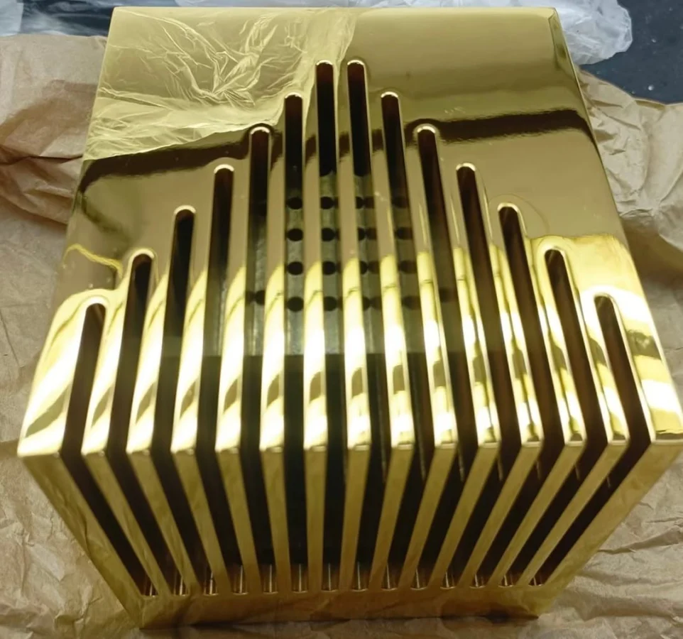 Mini PC recebe gabinete luxuoso de ouro puro avaliado em US$ 1,7 milhão