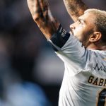 Gabigol brilha e Santos garante vantagem sobre o Atlético-MG na Sul-Americana