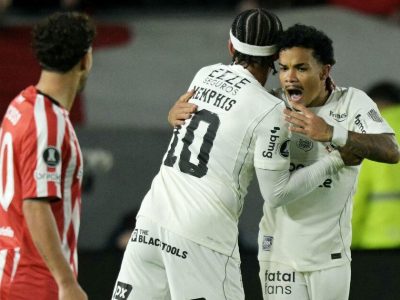 Corinthians empata com Estudiantes e se mantém firme na Libertadores na Argentina