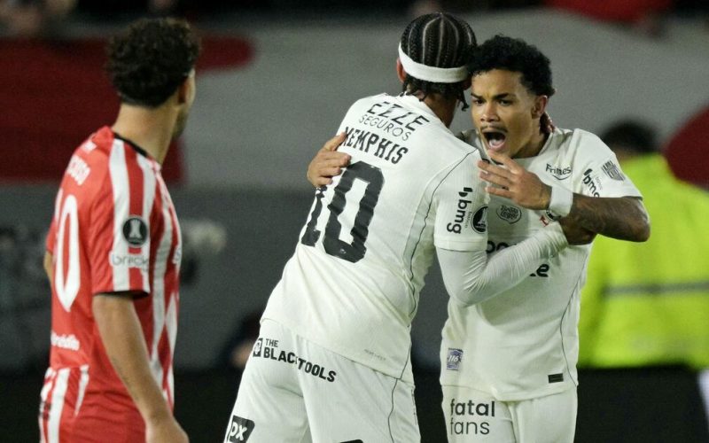 Corinthians empata com Estudiantes e se mantém firme na Libertadores na Argentina