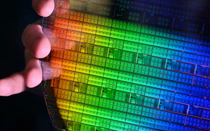 Intel planeja integrar microLEDs em seus processadores para melhor desempenho